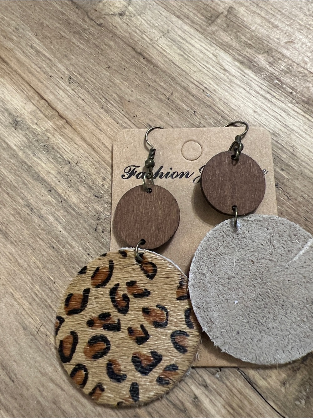 3/$18 Leopard Print Wood Circle Drop Earrings - Brown Tan Black Lot 2186 - Picture 2 of 4